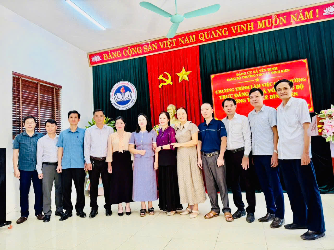 Anh-tin-bai